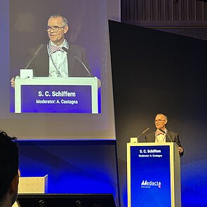Shadley Schiffern, Schulterexperte aus Charlotte, USA, referiert beim 10. M.O.R.E. Interanational Symposium